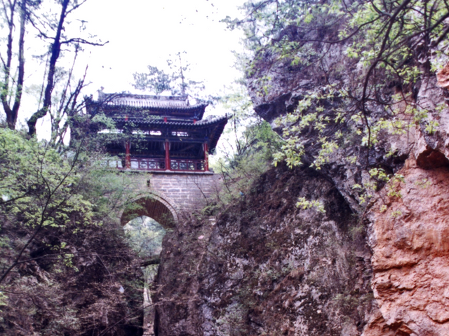 峦桥