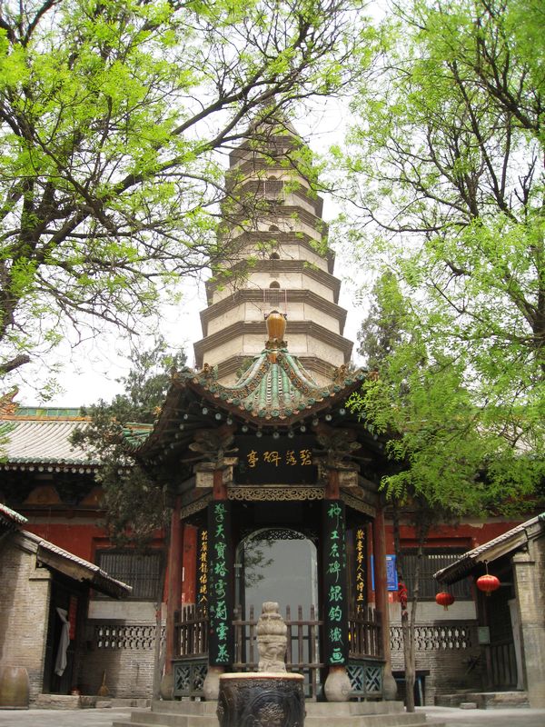 新绛龙兴寺