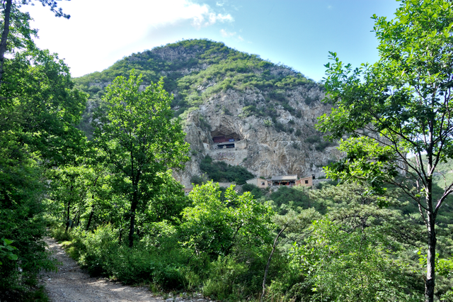 红峗山