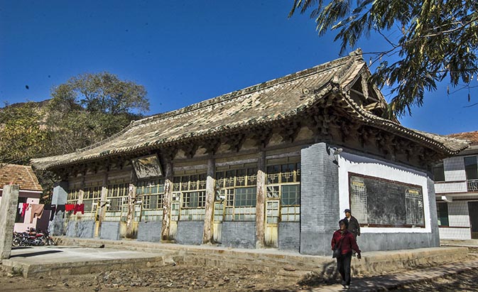 寺坪普照寺大殿