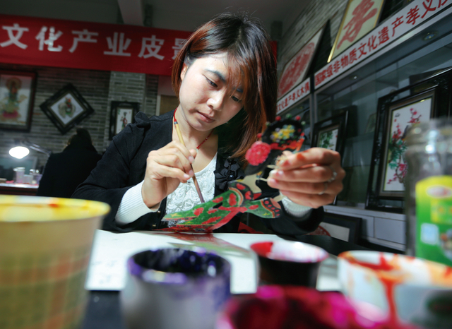 皮影与彩灯制作