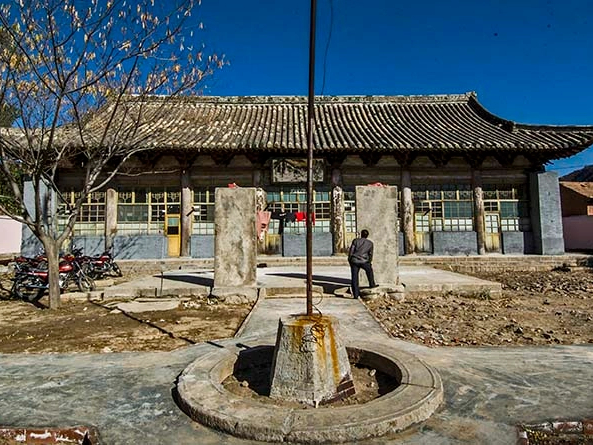 寺坪普照寺大殿