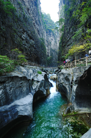 八泉峡