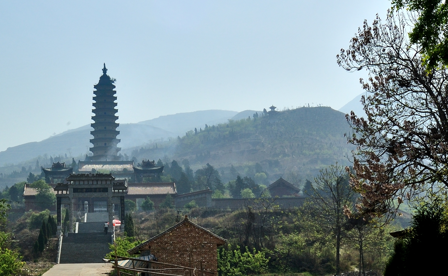 万固寺塔